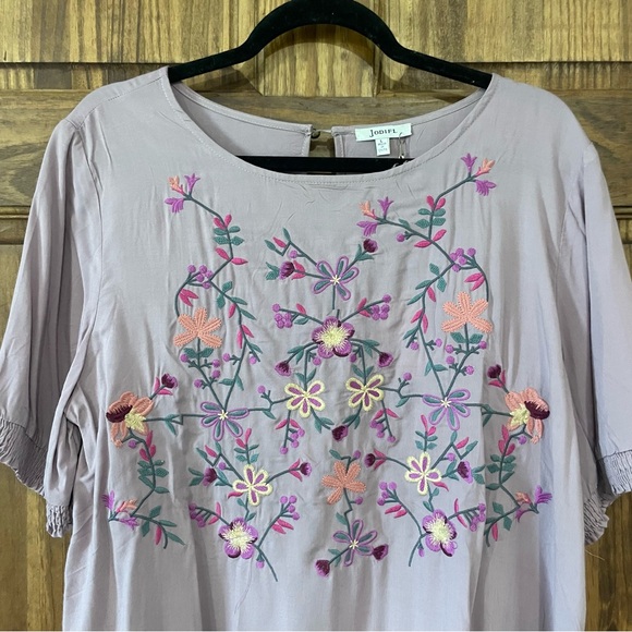 Purple Embroidered Blouse - Picture 2 of 4